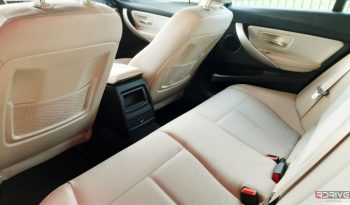 BMW Série 3 318D Touring Advantage completo