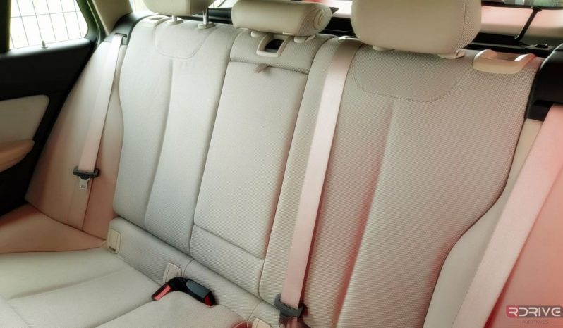 BMW Série 3 318D Touring Advantage completo
