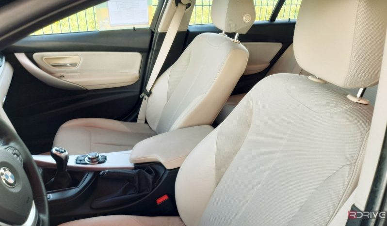 BMW Série 3 318D Touring Advantage completo