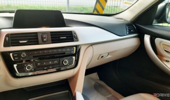 BMW Série 3 318D Touring Advantage completo