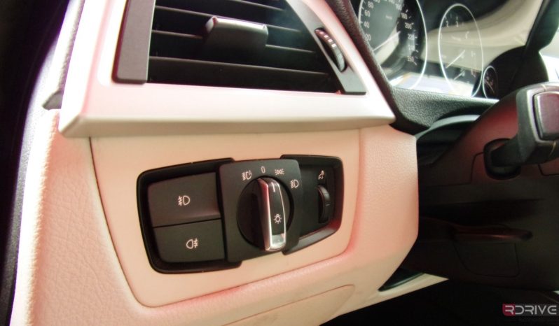 BMW Série 3 318D Touring Advantage completo