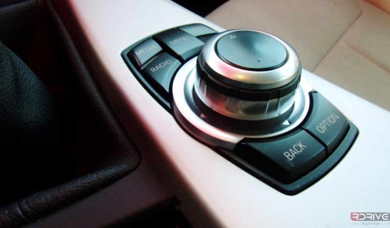 BMW Série 3 318D Touring Advantage completo