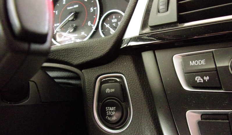 BMW Série 3 318D Touring Line Sport completo