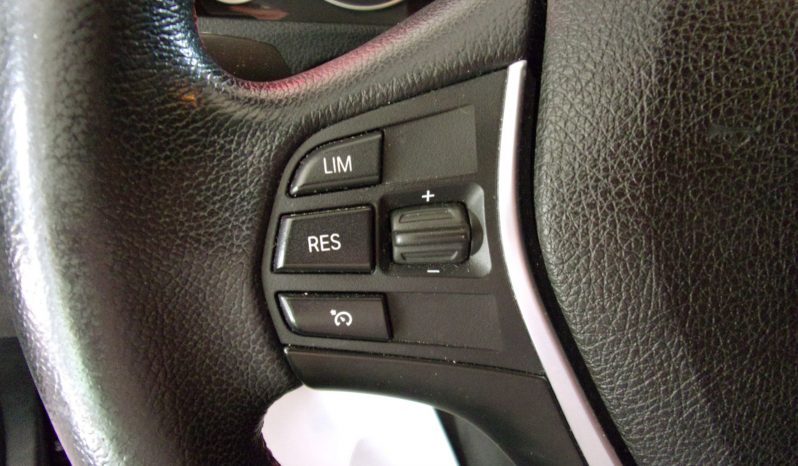 BMW Série 3 318D Touring Line Sport completo