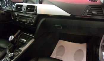 BMW Série 3 318D Touring Line Sport completo