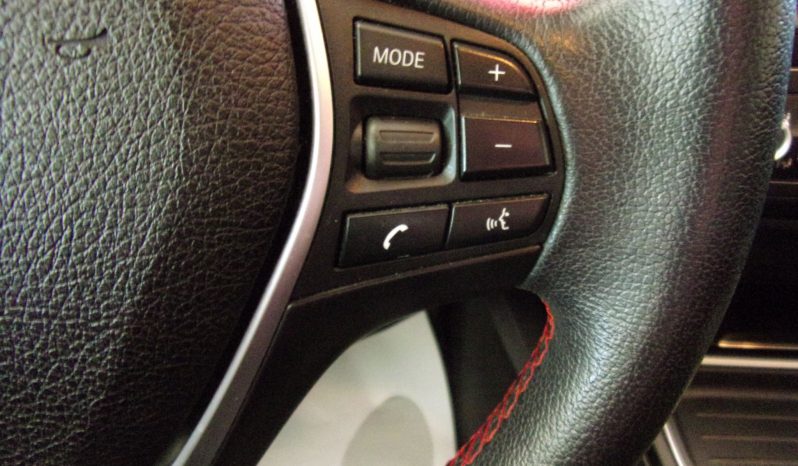 BMW Série 3 318D Touring Line Sport completo