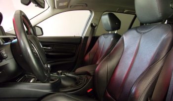 BMW Série 3 318D Touring Line Sport completo