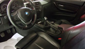 BMW Série 3 318D Touring Line Sport completo
