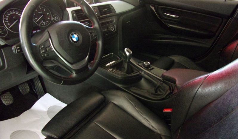 BMW Série 3 318D Touring Line Sport completo