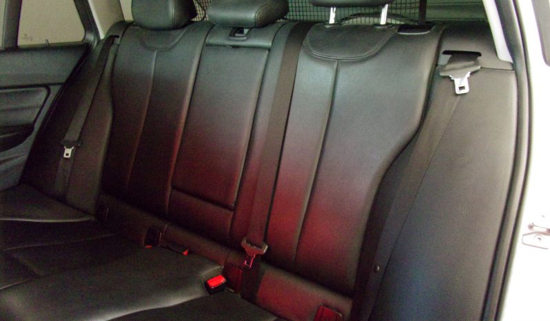 BMW Série 3 318D Touring Line Sport completo