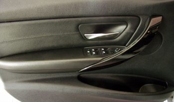 BMW Série 3 318D Touring Line Sport completo