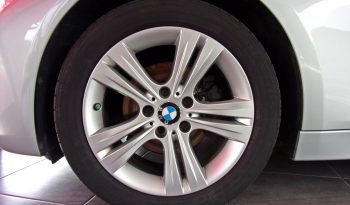 BMW Série 3 318D Touring Line Sport completo