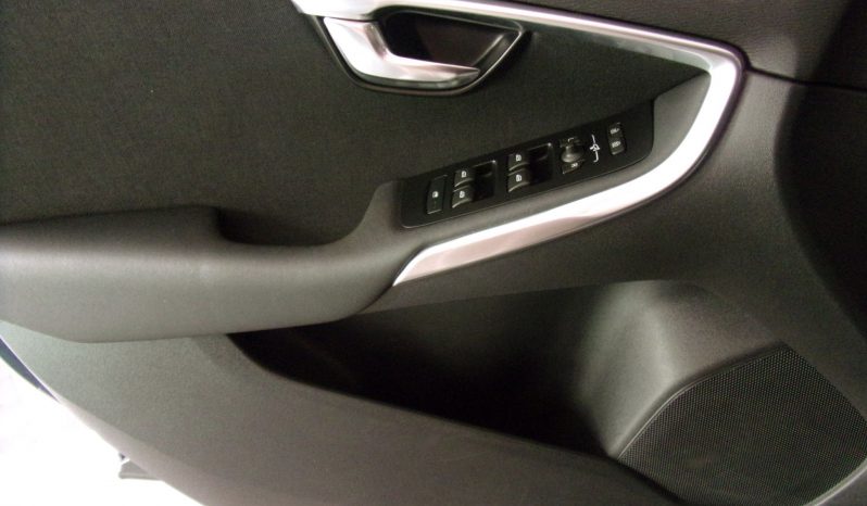 Volvo V40 1.6 D2 Momentum completo