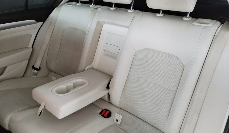 Volkswagen Passat 2.0 TDi Business DSG completo