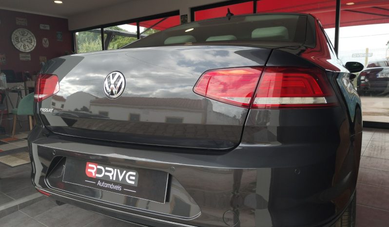 Volkswagen Passat 2.0 TDi Business DSG completo