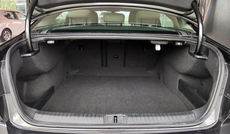 Volkswagen Passat 2.0 TDi Business DSG completo