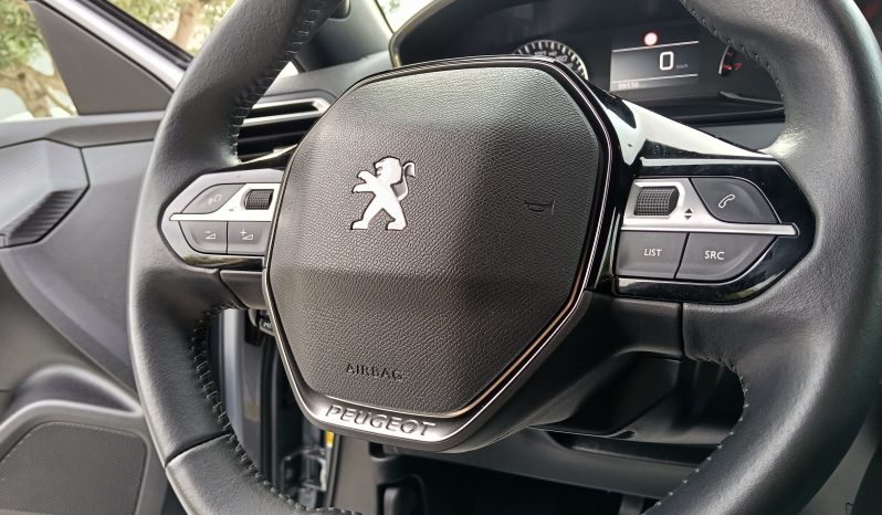 Peugeot 2008 1.2 PureTech Active Pack completo
